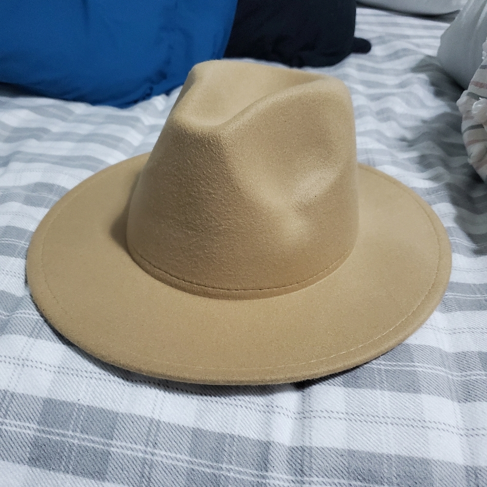 Beige wide brimmed hat